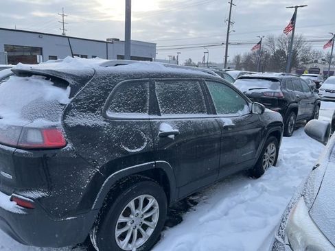 Used 2020 Jeep Cherokee Latitude w/ Cold Weather Group image 6
