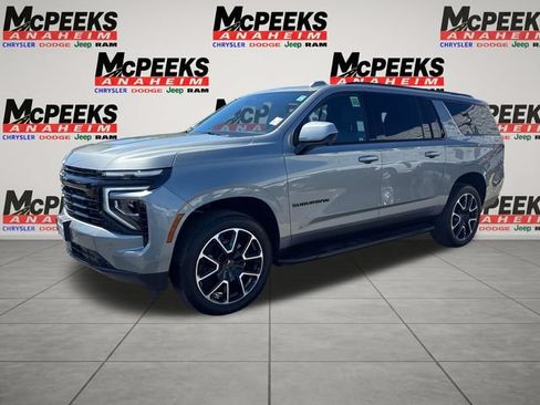 Used 2026 Chevrolet Suburban RST RWD image 1