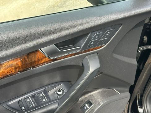 Used 2018 Audi Q5 2.0T Premium Plus image 11