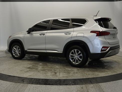 Used 2019 Hyundai Santa Fe SE image 4