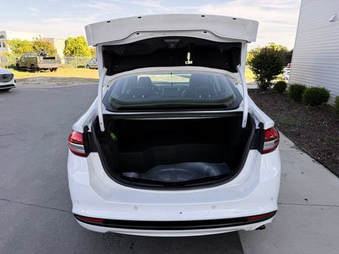 Used 2018 Ford Fusion SE w/ Equipment Group 602A FWD image 38