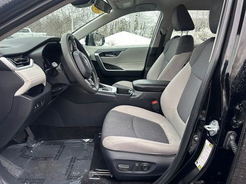 Certified 2024 Toyota RAV4 XLE AWD/4WD image 30