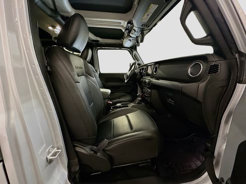 Used 2023 Jeep Wrangler Sahara w/ Cold Weather Group image 32