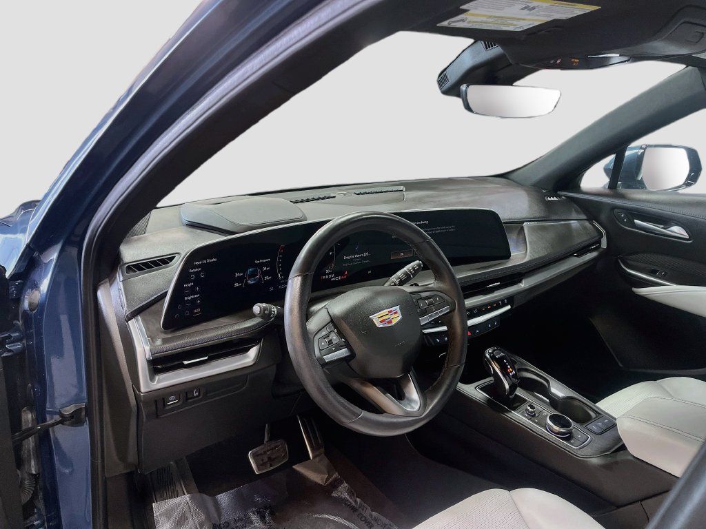 Used 2024 Cadillac XT4 Sport AWD/4WD image 9