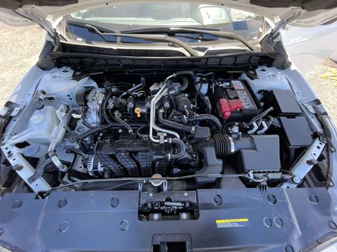 Used 2025 Nissan Altima 2.5 SV image 32