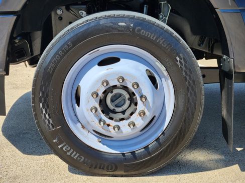 Used 2022 Ford F450 XLT w/ FX4 Off-Road Package AWD/4WD image 17