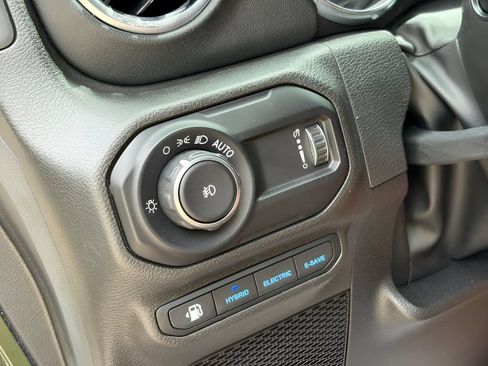 Used 2023 Jeep Wrangler Unlimited Rubicon 4xe w/ Cold Weather Group AWD/4WD image 20