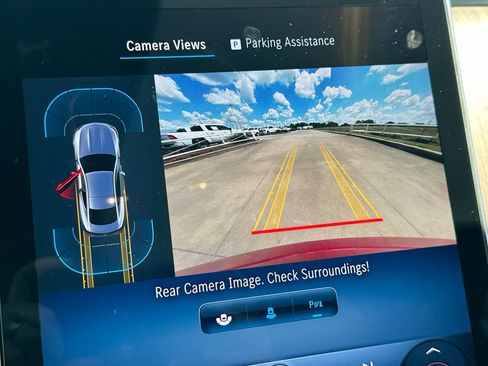 Used 2024 Mercedes-Benz CLE 300 4MATIC Coupe image 17