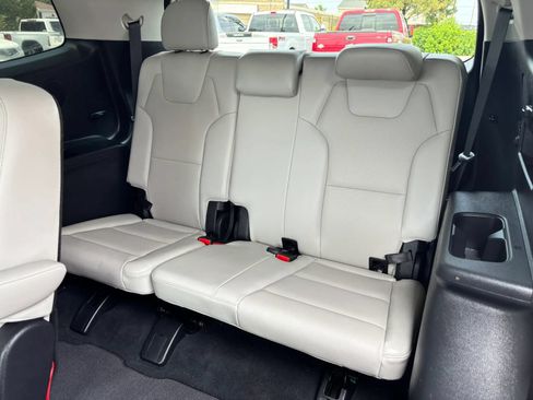 Used 2022 Kia Telluride SX w/ SX Prestige Package AWD/4WD image 19
