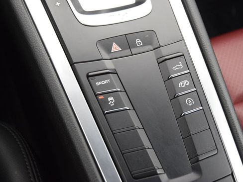 Used 2019 Porsche 718 Cayman RWD image 27