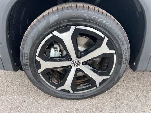 New 2026 Volkswagen Tiguan SE image 7