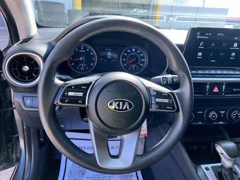 Used 2021 Kia Forte LXS FWD image 14