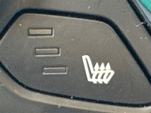 Used 2018 Chevrolet Cruze LT w/ Convenience Package image 28