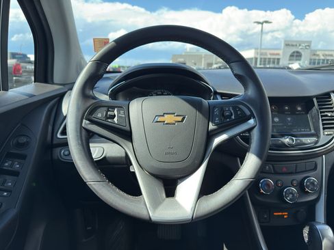 Used 2019 Chevrolet Trax LT w/ LT Convenience Package AWD/4WD image 13