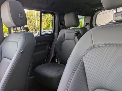 Used 2026 Land Rover Defender 130 S image 28