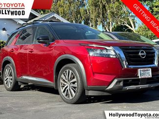 Used 2022 Nissan Pathfinder Platinum w/ Cargo Package FWD video 1