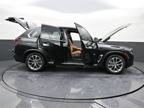 Used 2025 BMW X5 xDrive50e w/ Climate Comfort Package image 47