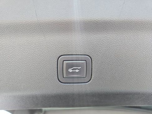 Used 2024 GMC Yukon AT4 w/ AT4 Premium Package AWD/4WD image 34