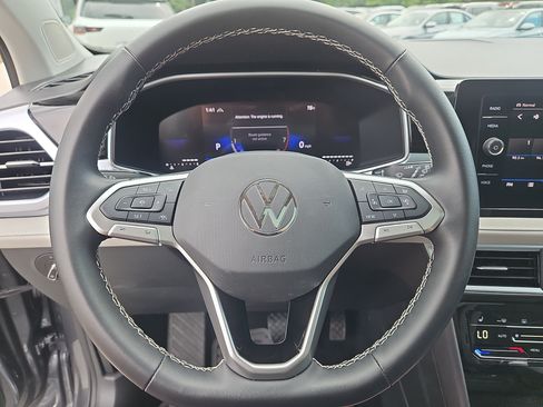 Used 2025 Volkswagen Taos SE AWD/4WD image 22