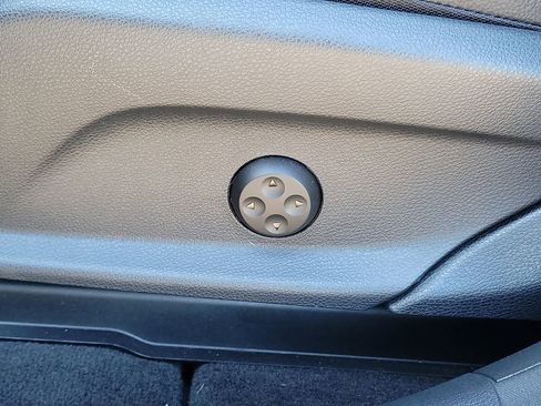 Used 2022 Mercedes-Benz GLC 300 4MATIC image 29