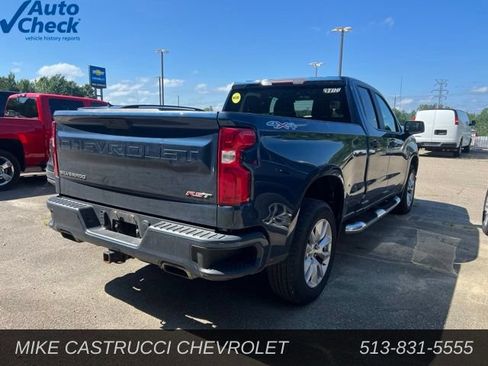 Used 2020 Chevrolet Silverado 1500 Custom w/ Custom Value Package AWD/4WD image 3