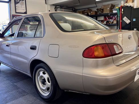 Used 2000 Toyota Corolla VE image 6