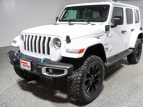 Used 2022 Jeep Wrangler Unlimited Sahara w/ Cold Weather Group AWD/4WD image 31