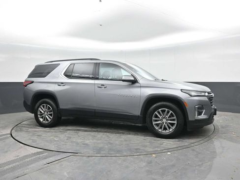 Used 2023 Chevrolet Traverse LT FWD image 7
