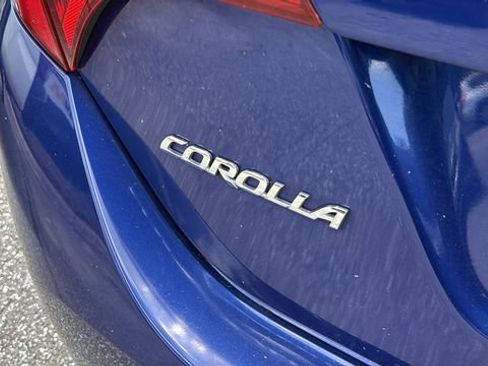 Used 2018 Toyota Corolla SE FWD image 6