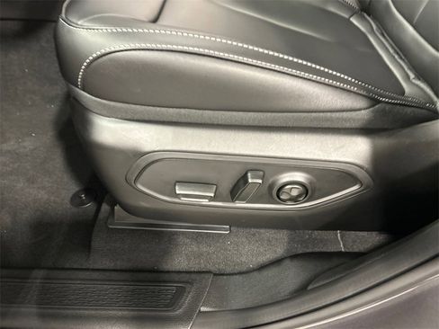 New 2025 Jeep Grand Cherokee Limited image 16