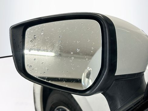 Used 2025 Nissan Versa SV FWD image 16