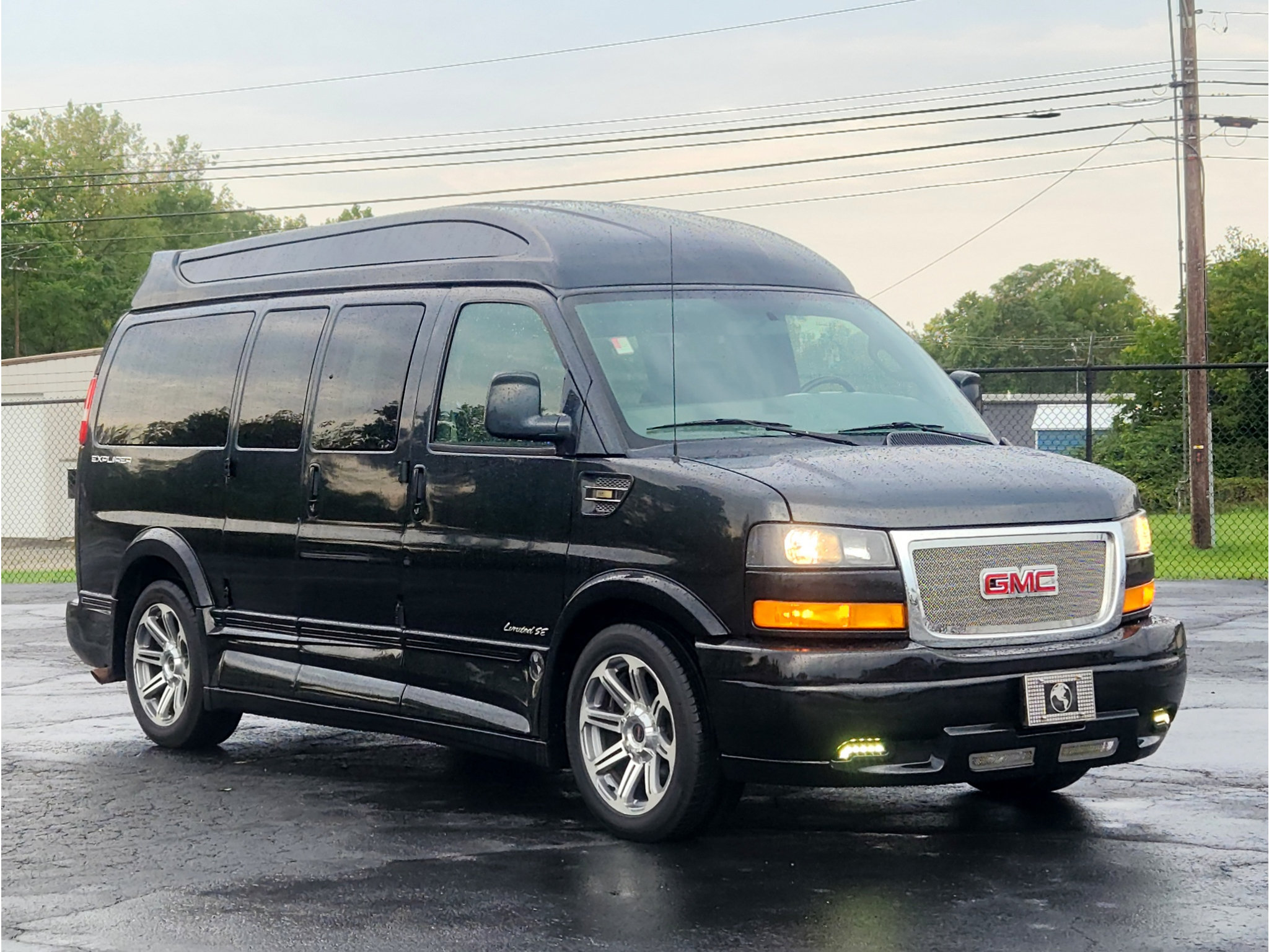 Used 2017 GMC Savana 2500 RWD image 14