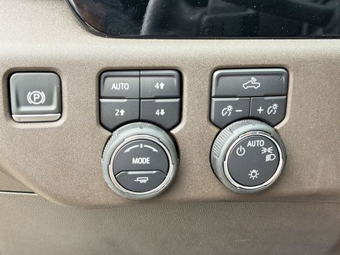 Used 2025 Chevrolet Silverado 1500 LT w/ Z71 Off-Road Package image 34