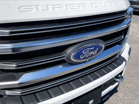 Used 2022 Ford F250 Platinum w/ FX4 Off-Road Package image 34