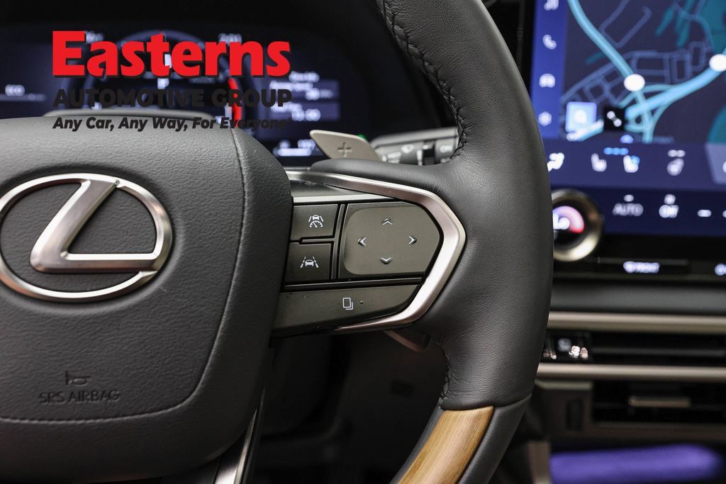 Used 2025 Lexus RX 350 AWD w/ Convenience Package image 18