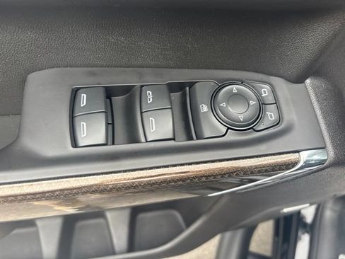 Used 2021 Chevrolet Silverado 1500 LT Trail Boss w/ Convenience Package II AWD/4WD image 21