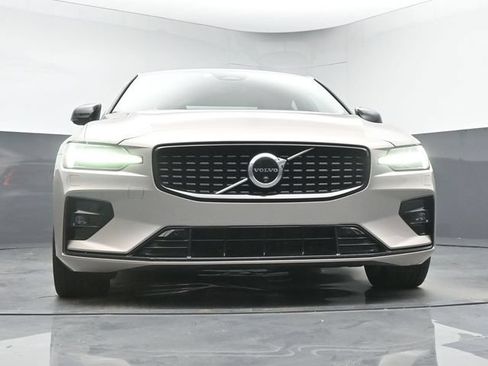 Used 2024 Volvo S60 B5 Plus w/ Climate Package FWD image 12