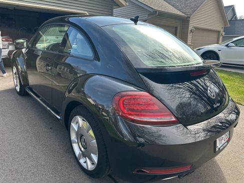 Used 2017 Volkswagen Beetle 1.8T SEL image 2