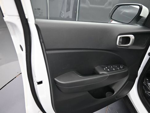 Certified 2026 Hyundai Venue SEL FWD image 13