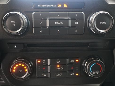 Used 2018 Ford F150 XLT w/ Equipment Group 302A Luxury AWD/4WD image 21