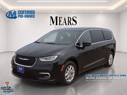 Used 2023 Chrysler Pacifica Touring-L
