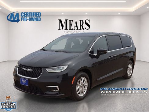 Used 2023 Chrysler Pacifica Touring-L FWD image 1