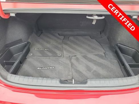 Certified 2023 Hyundai Elantra SEL w/ Preferred Accessory Package image 19