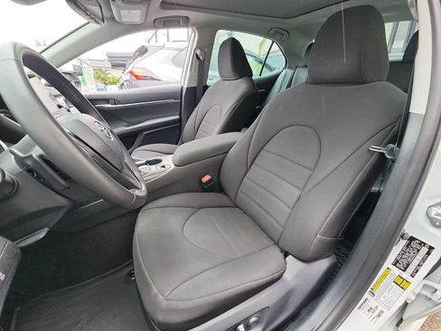 Used 2023 Toyota Camry XSE image 12