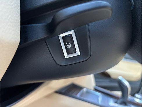 Used 2018 BMW 330i Sedan w/ Convenience Package image 16