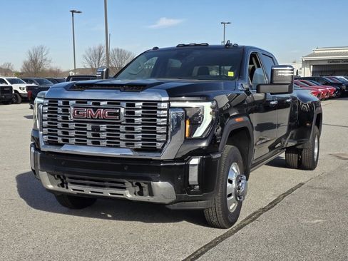 Used 2024 GMC Sierra 3500 Denali w/ Denali Reserve Package image 3