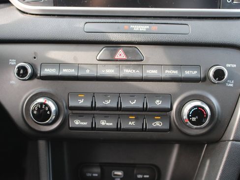 Used 2020 Kia Sportage LX image 20