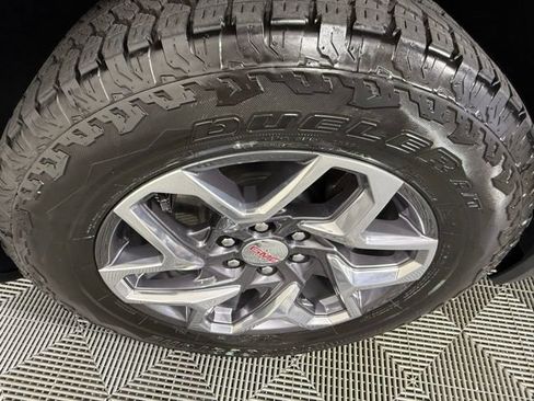 Used 2026 GMC Sierra 1500 SLT w/ SLT Premium Plus Package AWD/4WD image 23