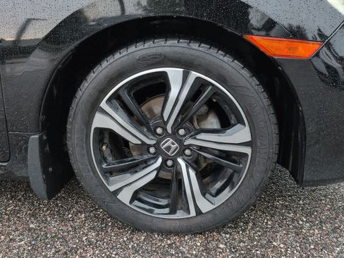 Used 2016 Honda Civic Touring image 11