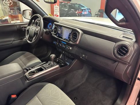 Certified 2023 Toyota Tacoma TRD Off-Road AWD/4WD image 17